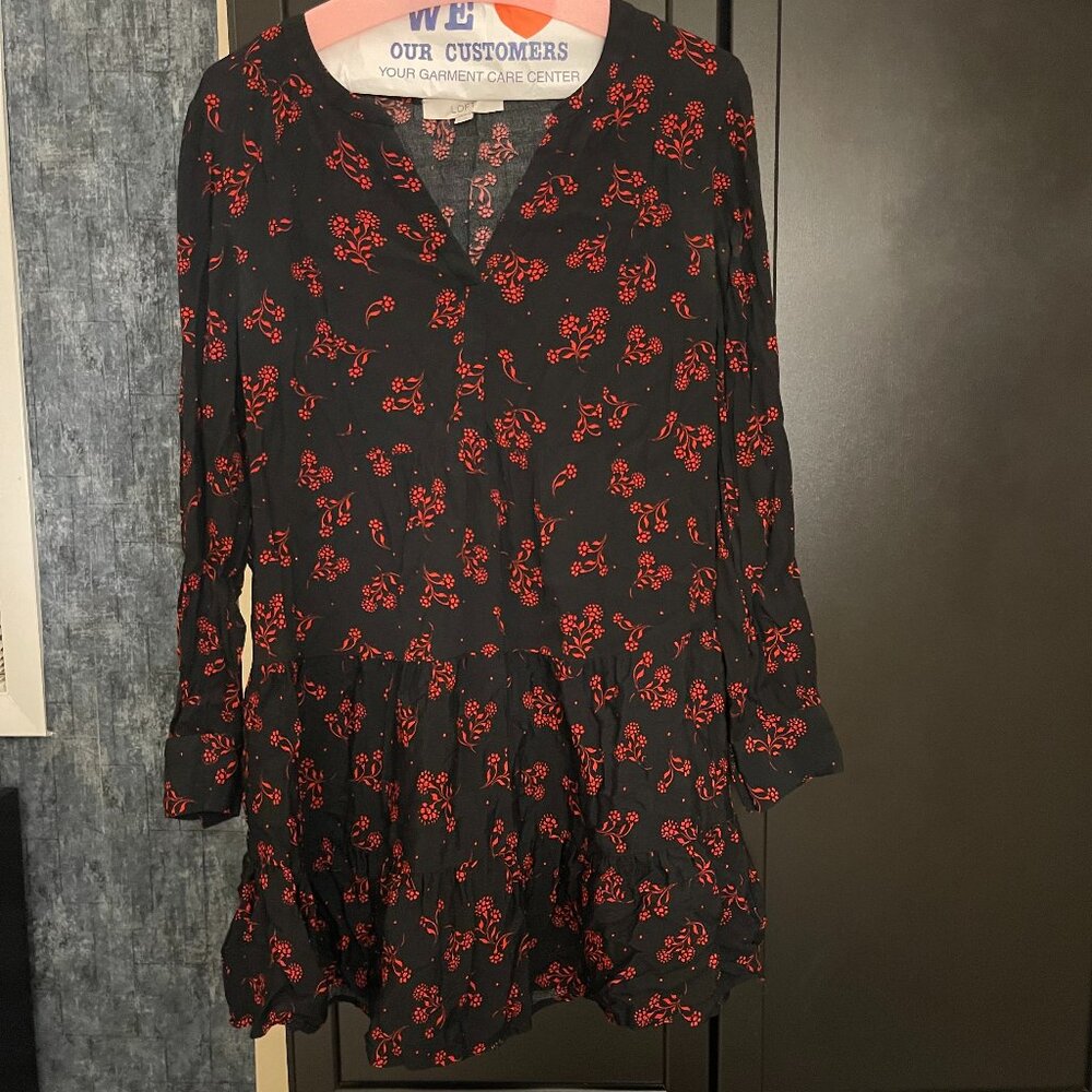 Beautiful Black with Red Floral Dress - Loft - Size Medium - Holidays!